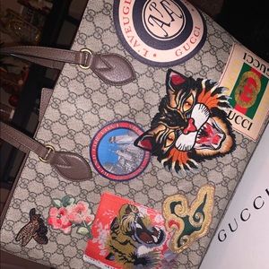 Gucci Couirrier GG Supreme Tote